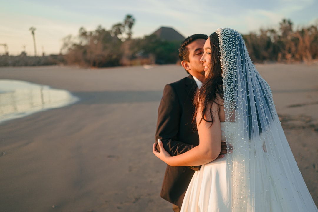 Photo Beach Wedding Attire