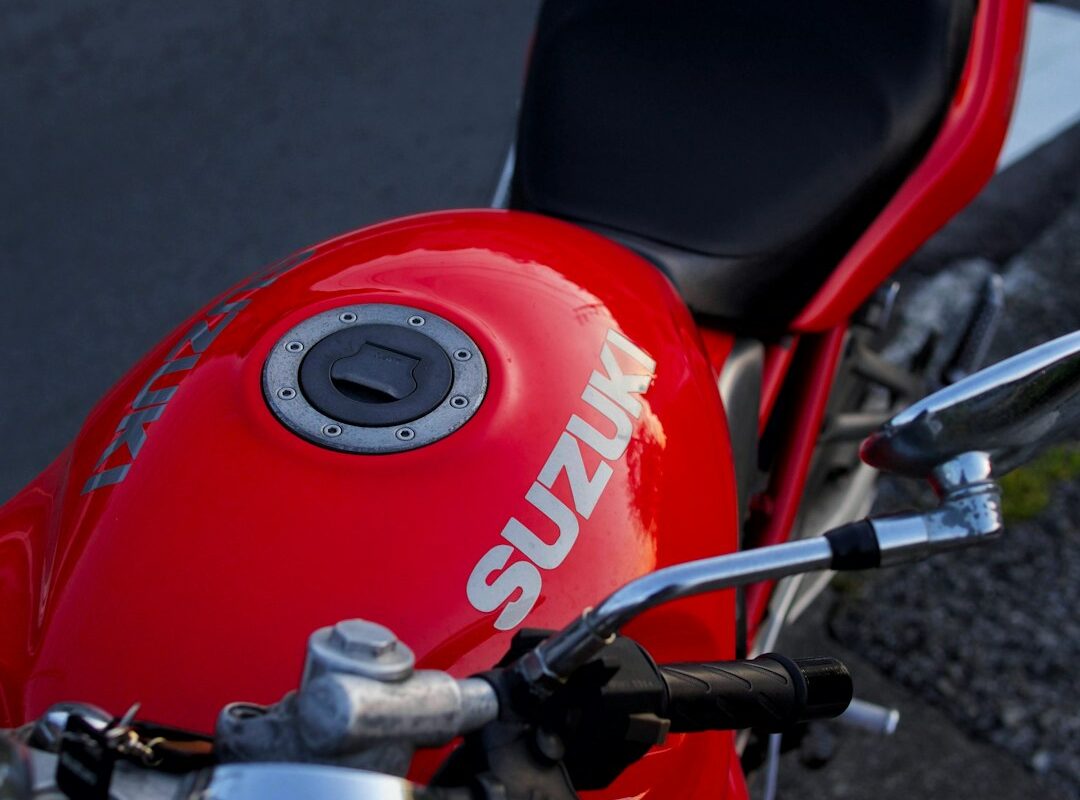 Photo Suzuki V-Strom 650 motorcycle